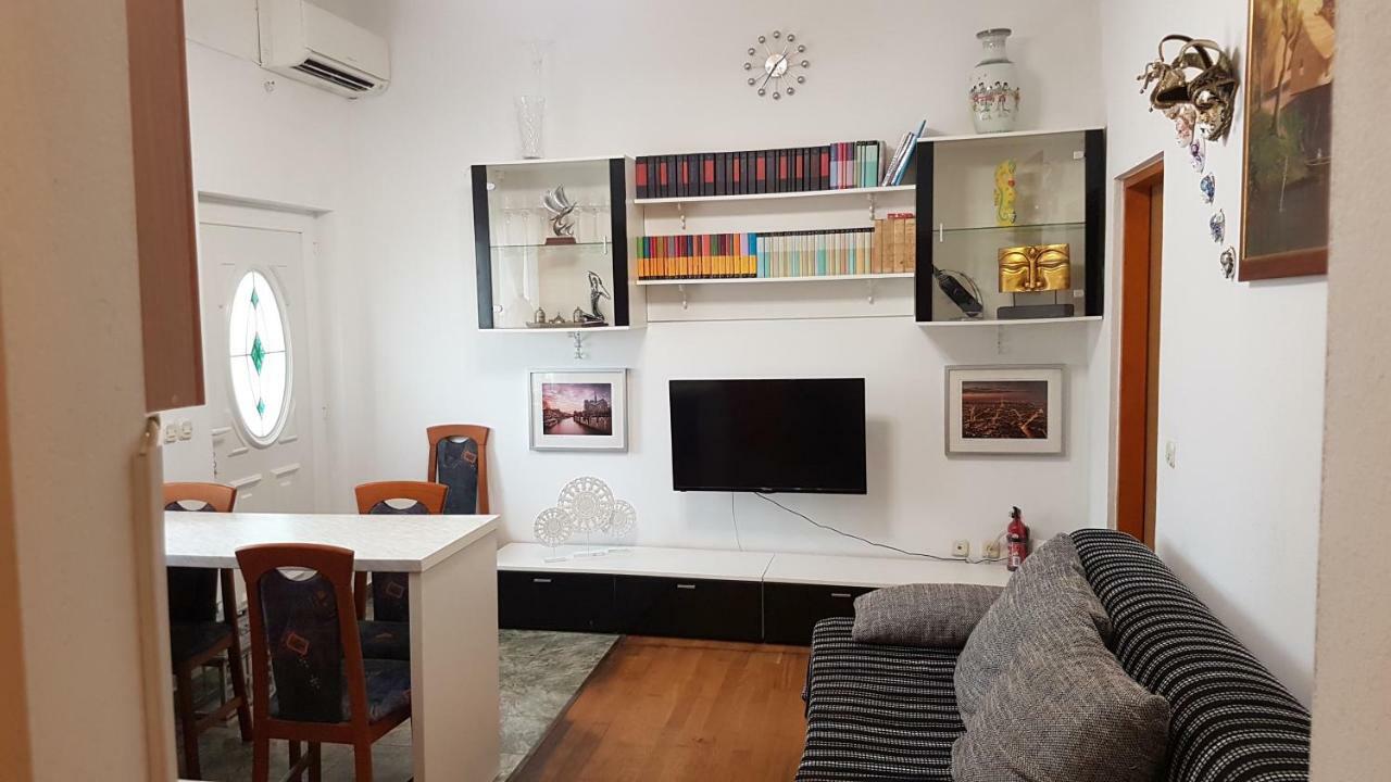 Apartments Lavanda Biograd Na Moru Luaran gambar